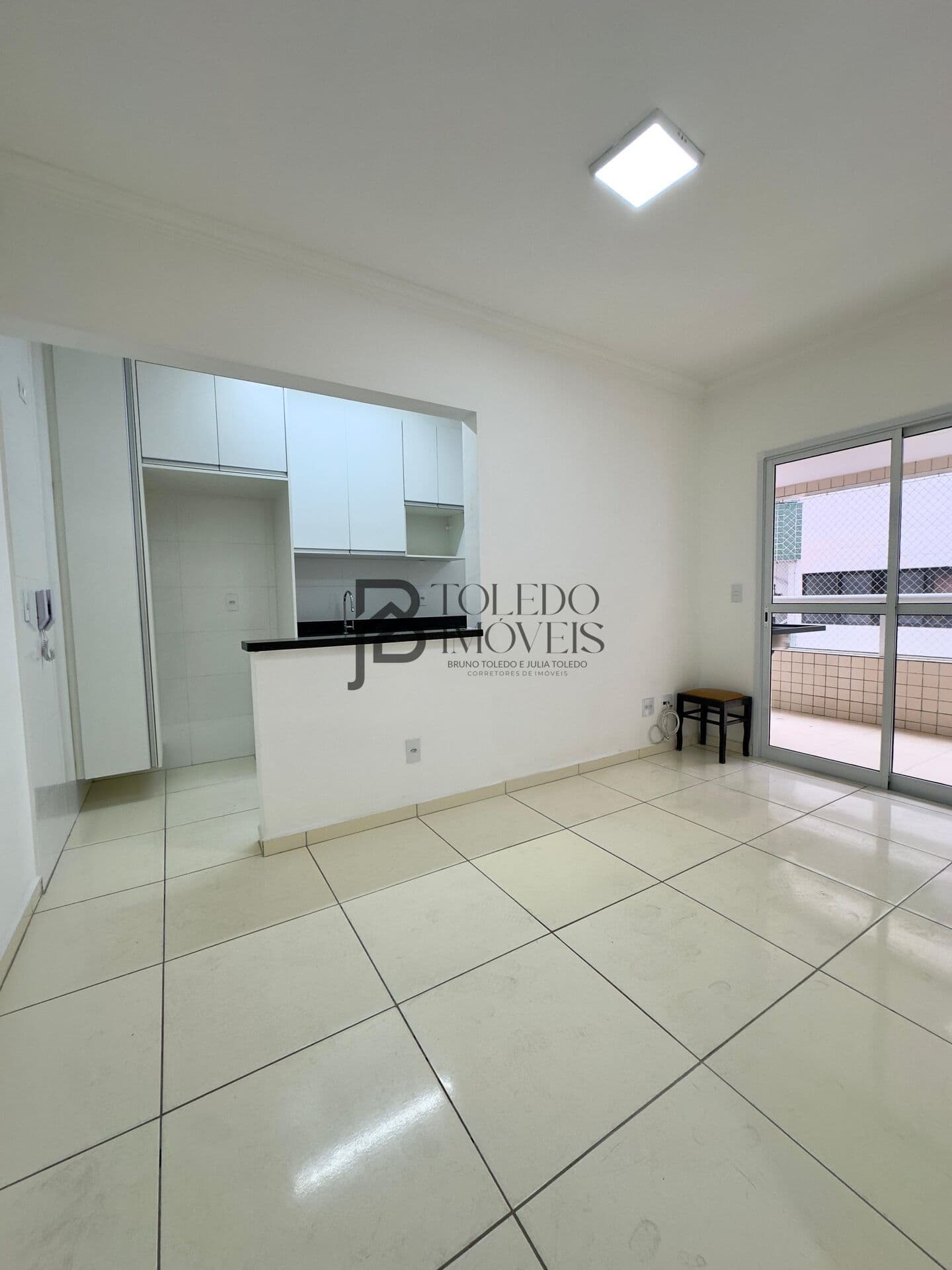 Apartamento de 2 dormitórios com suíte à venda por R$ 410.000,00 à vista – Aviação, Praia Grande/SP
