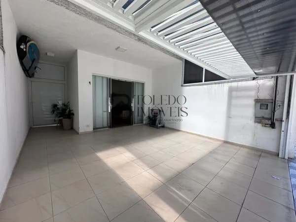 SOBRADO DE 3 DORMITÓRIOS COM 3 SUÍTES E 2 VAGAS À VENDA R$ 1.299.000,00 – Canto do Forte, Praia Grande/SP