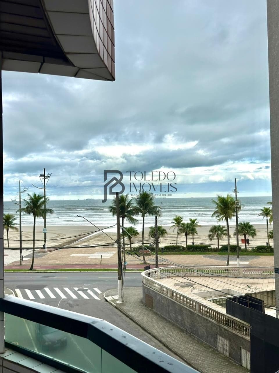 APARTAMENTO VISTA MAR DE 1 DORMITÓRIO COM 1 VAGA À VENDA R$ 335.000,00 – Ocian, Praia Grande/SP