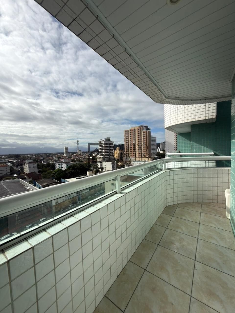 APARTAMENTO DE 1 DORMITÓRIO COM 1 VAGA À VENDA R$ 285.000,00 – Boqueirão, Praia Grande/SP
