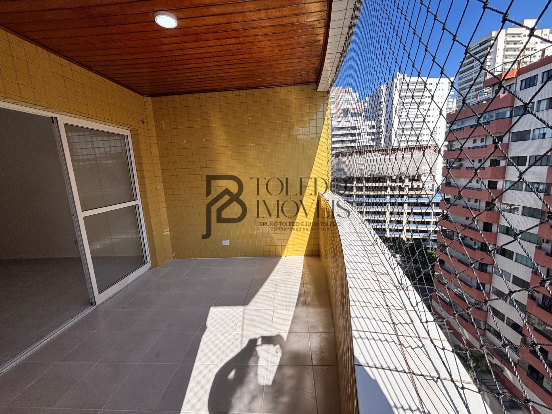 APARTAMENTO DE 2 DORMITÓRIOS COM 1 SUÍTE E 2 VAGAS À VENDA A PARTIR DE R$ 595.000,00 – Canto do Forte, Praia Grande/SP