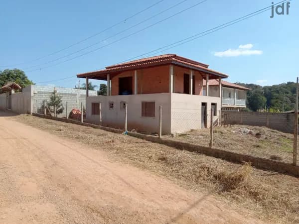 Chácara com sobrado