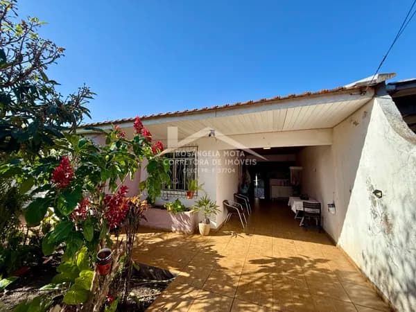 Casa à Venda