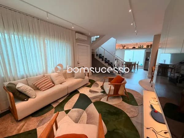 Casa de Condomínio em São Sebastião - Maresias