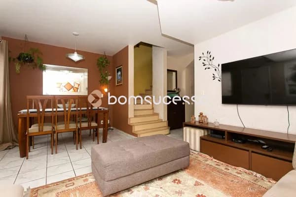 Sobrado em condomínio fechado na Vila Carrão, 03 quartos, 01 suíte, 02 vagas, 102 m².