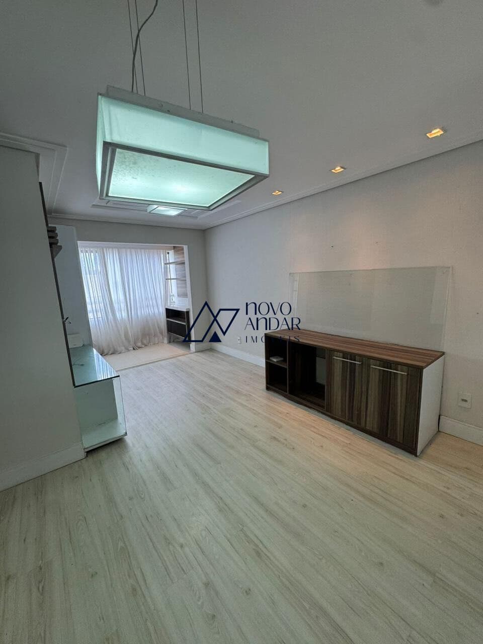 Apartamento condomínio Sun Towers