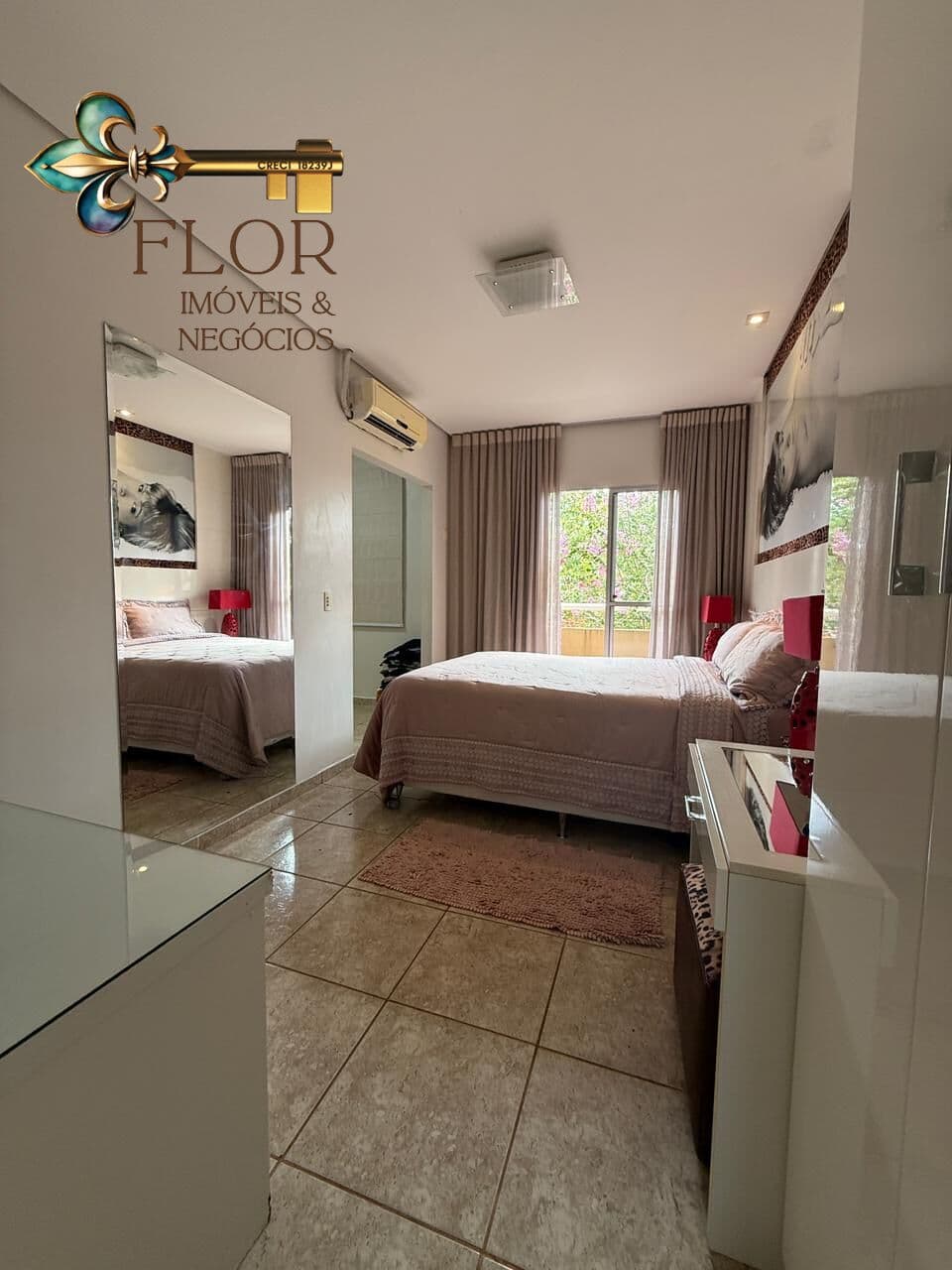 Sobrado à venda no Condomínio Villa di Capri em Cuiabá com 140m² – Suíte master e quintal amplo