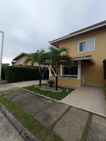 Linda Casa 4/4 para locação no Condomínio Vog Ville