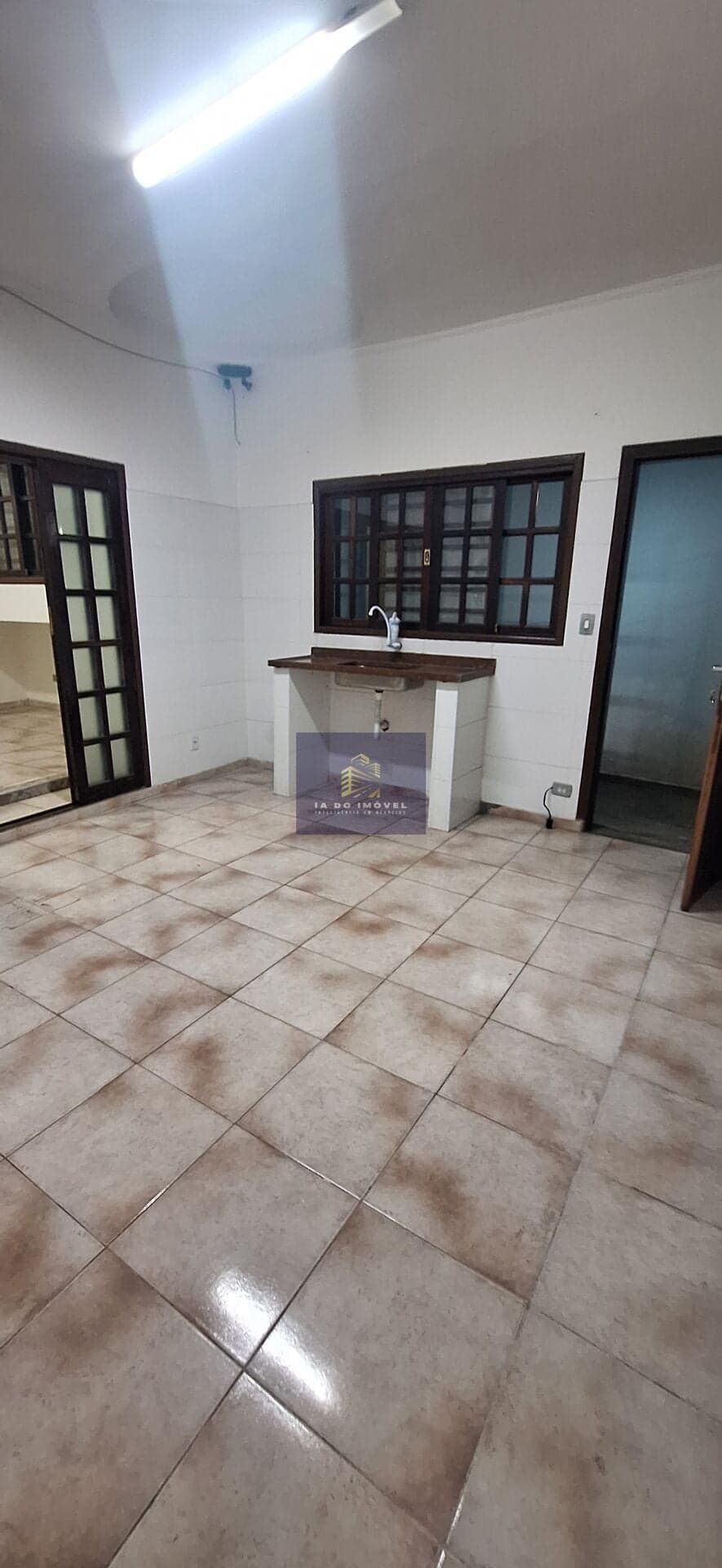 Casa térrea para alugar com 3 suítes, sem vaga na Vila Mascote!