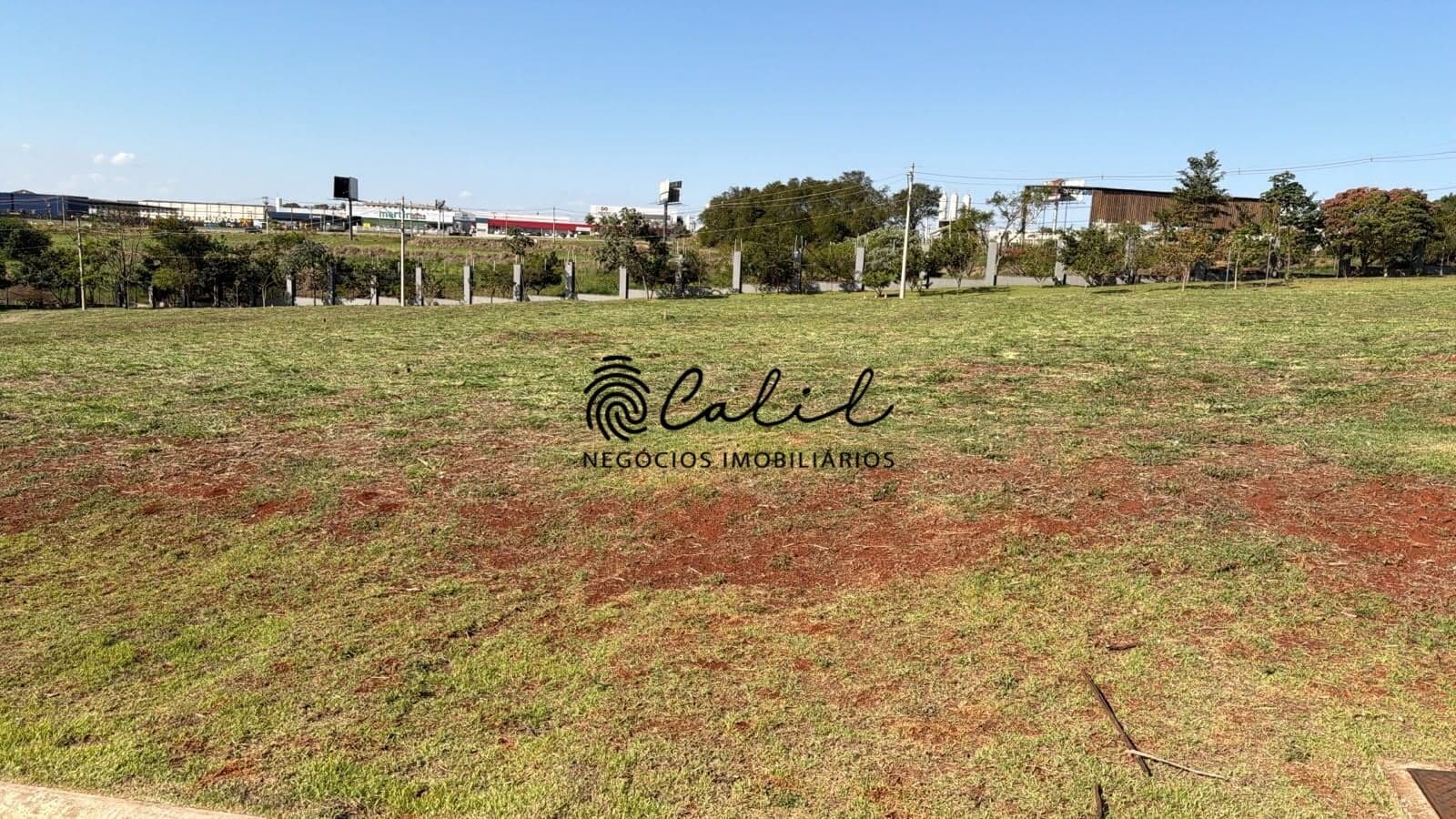 Terreno á venda no Condomínio Riviera Vilage - Cravinhos/SP