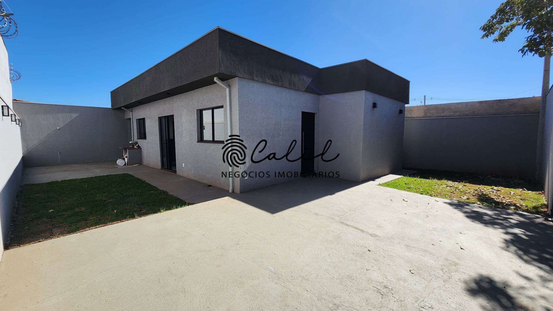 Casa Térrea Nova com 3 Quartos (1 Suíte) e Vaga para 3 Carros no Jardim Santa Cecília – Bonfim Paulista