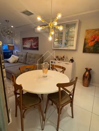 Apartamento Padrão em Bairro Irajá - Ribeirão Preto /SP