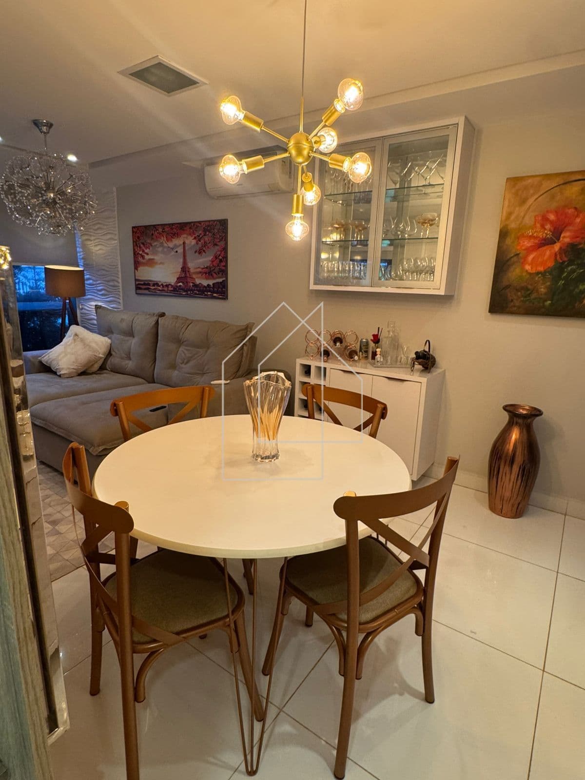 Apartamento Padrão em Bairro Irajá - Ribeirão Preto /SP