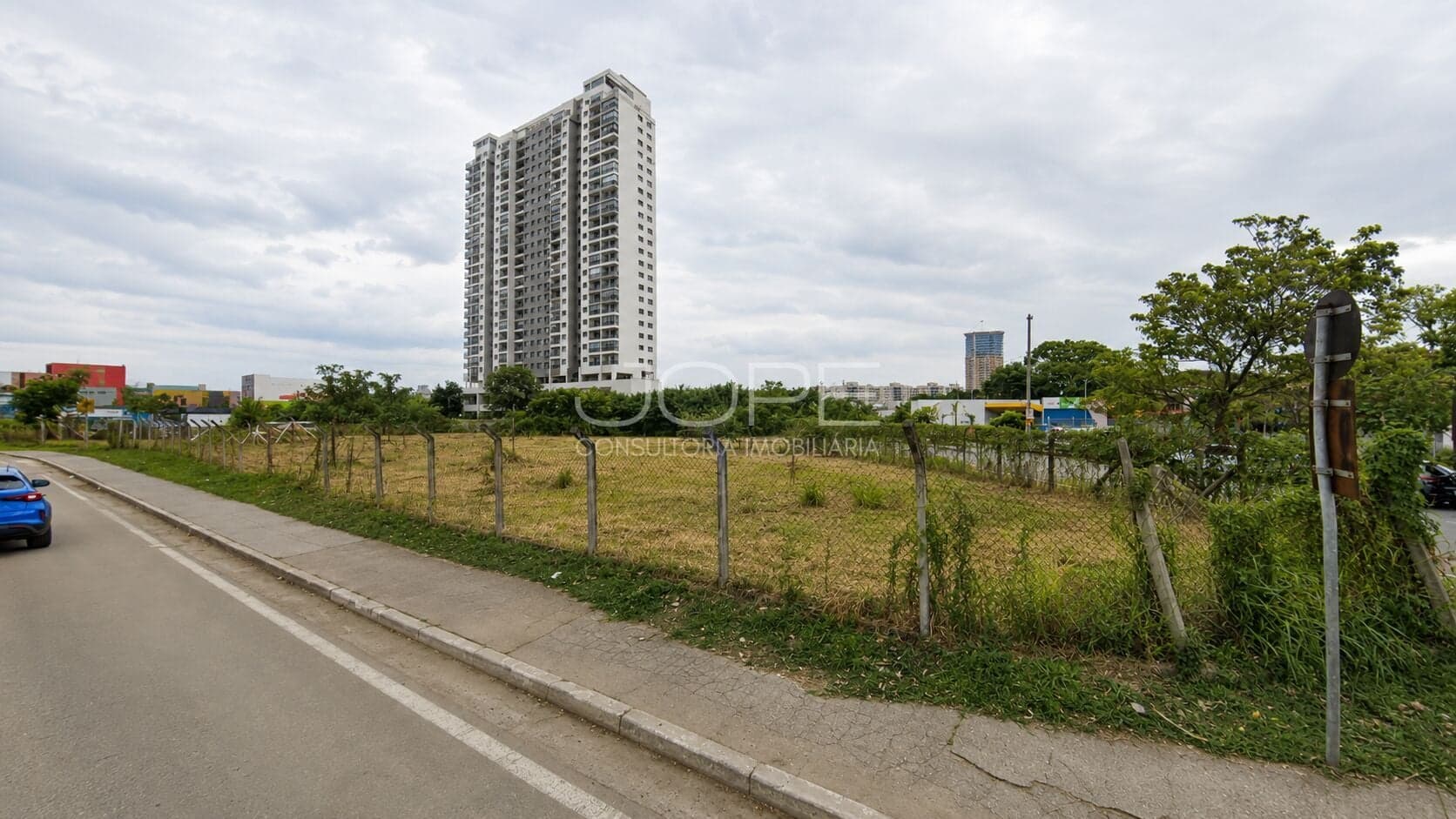 Terreno Comercial 4.295m² à Venda no Aldeia, Barueri – Zoneamento SPC