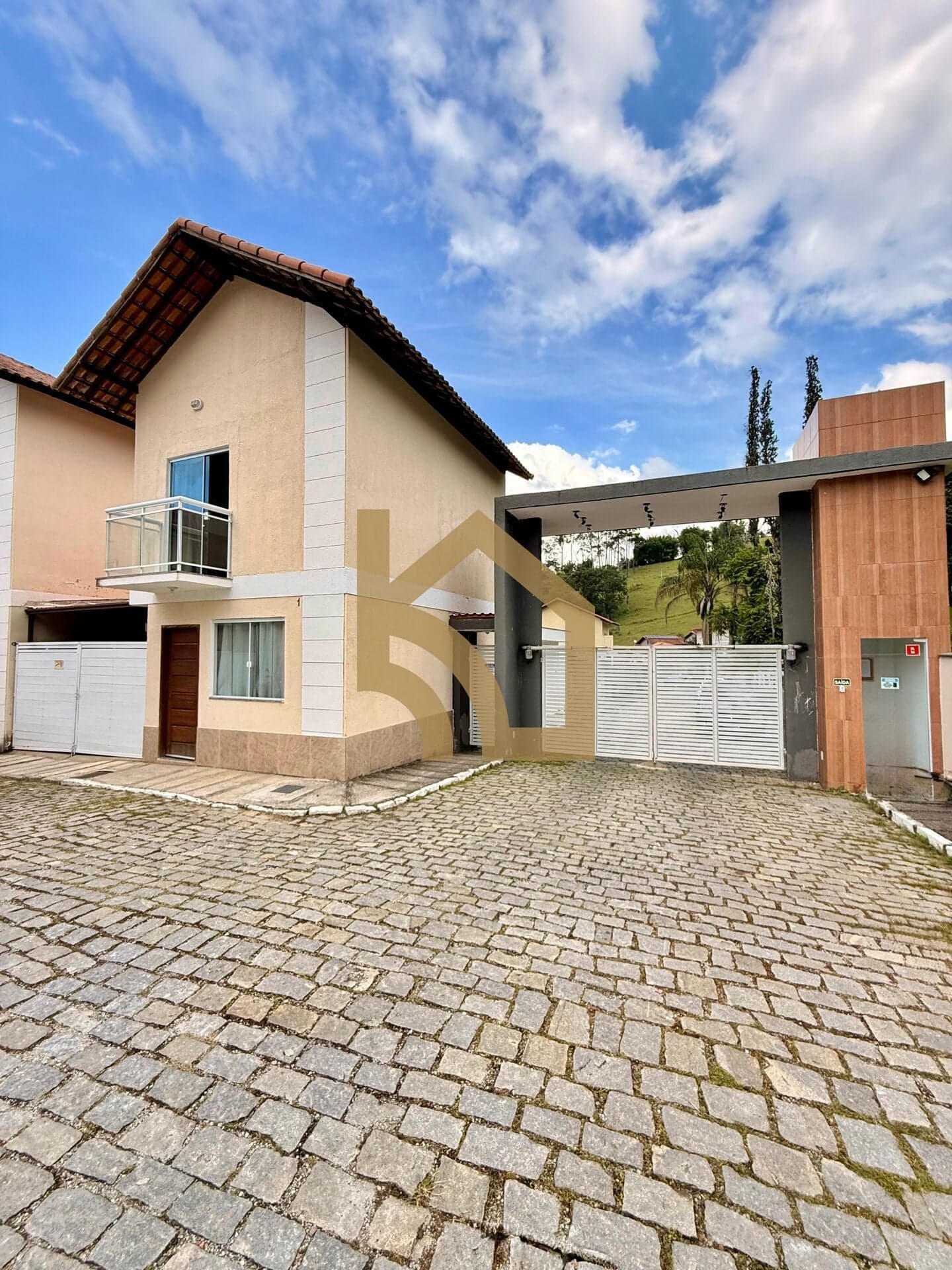 🏡 CASA INDEPENDENTE EM CONDOMÍNIO COM VISTA PARA AS MONTANHAS!