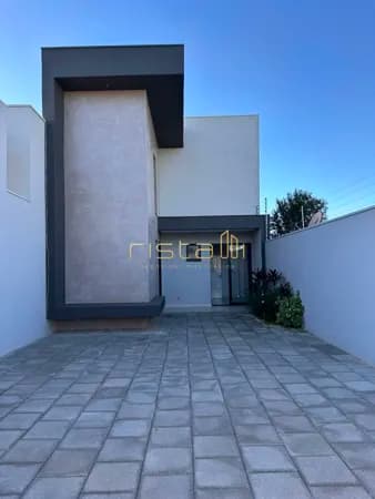 Sobrado Pronto para Morar no Bairro Santa Cruz | Conforto, Espaço e Excelente Localização