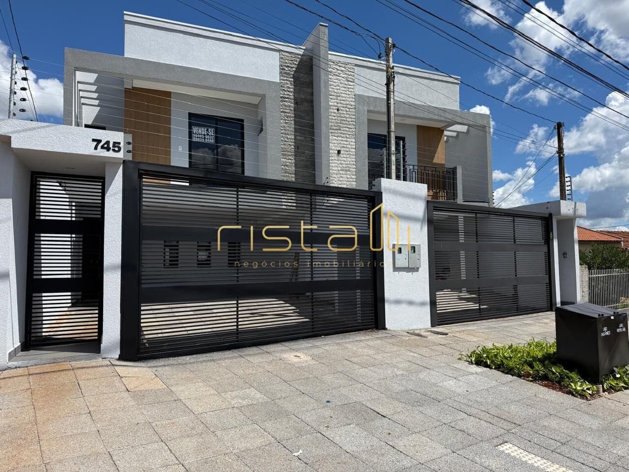 Sobrados Novos com 165 m² no Coqueiral | Duas Unidades Disponíveis