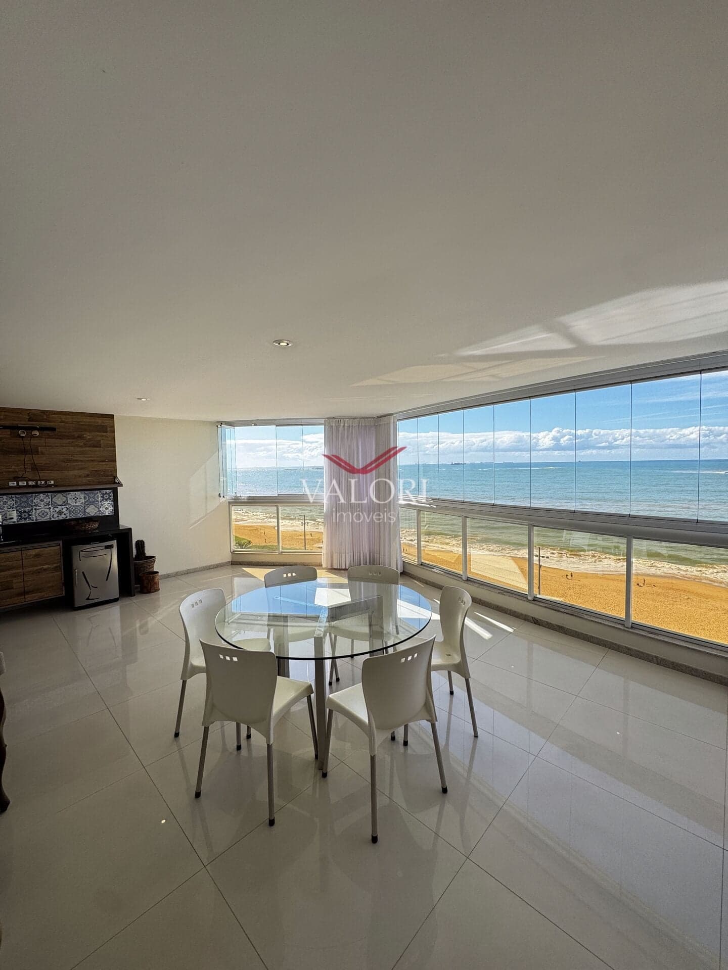 Apartamento Frente Mar na Praia de Itaparica com 4 Quartos sendo 1 Suíte