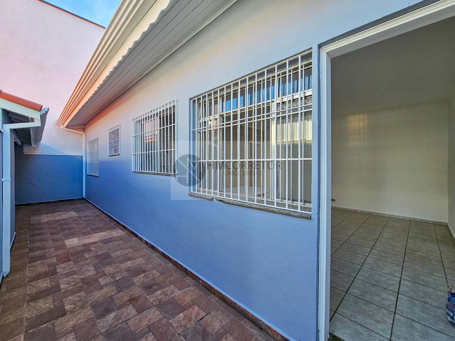 Edicula frente ao mar de 1 dormitório para locação