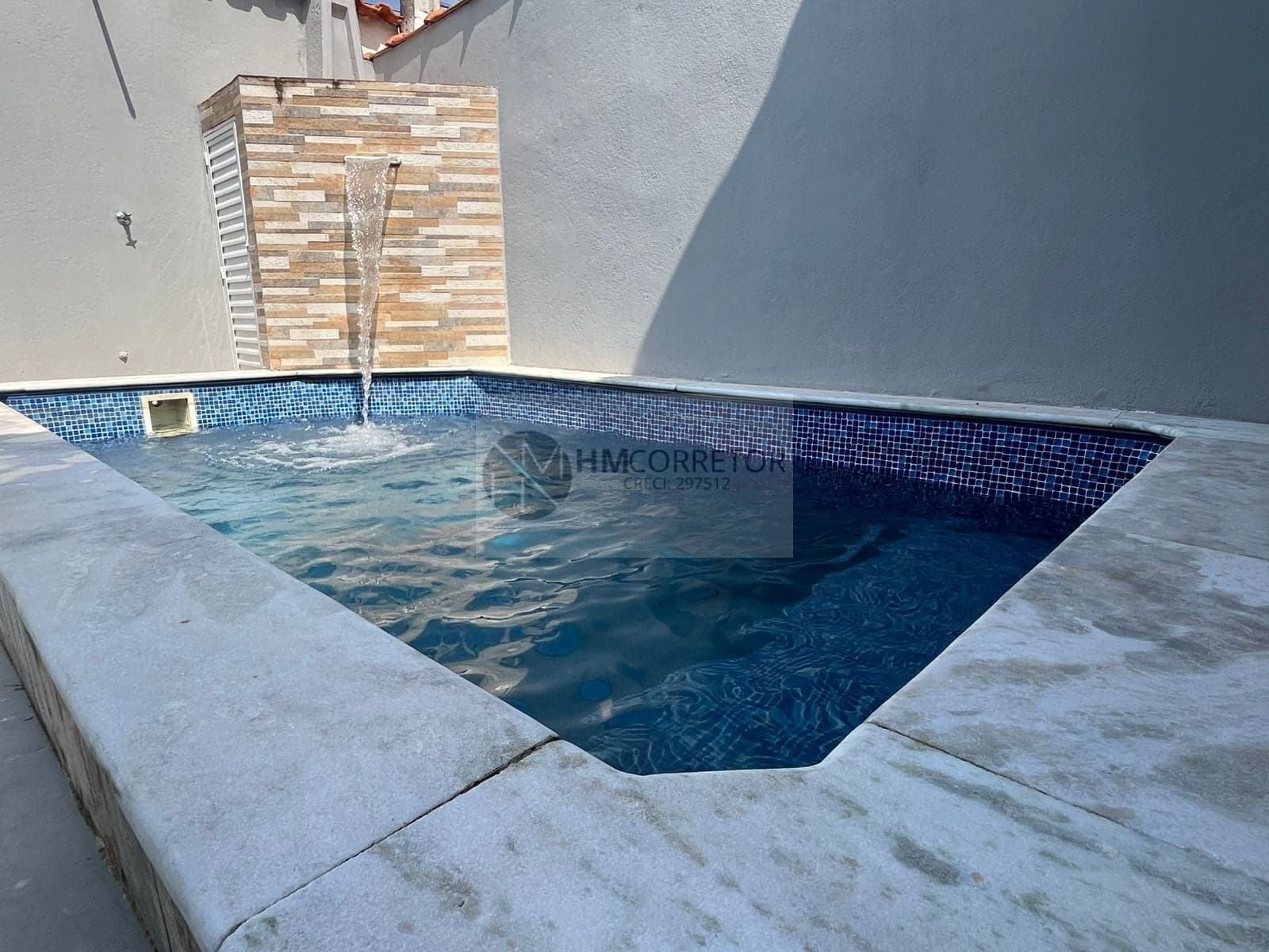 Casa térrea no bairro Vila Romar em Peruíbe-SP