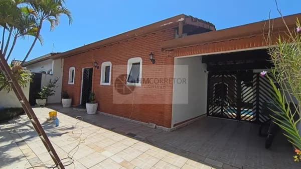 Casa Térrea com Piscina próxima da Praia em cidade Nova Peruíbe- Peruíbe SP
