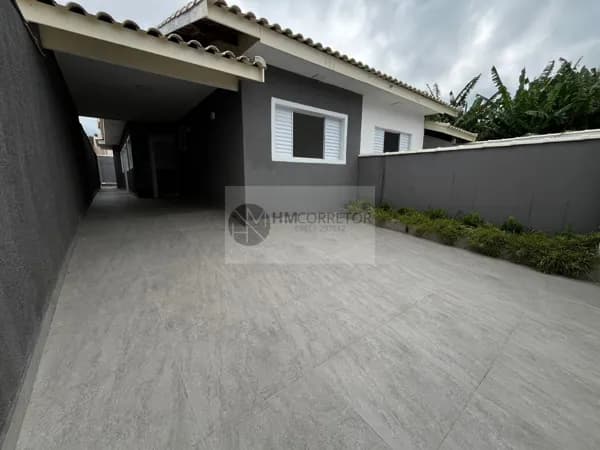 Casa com piscina em Balneário Stella Maris, Peruíbe/SP