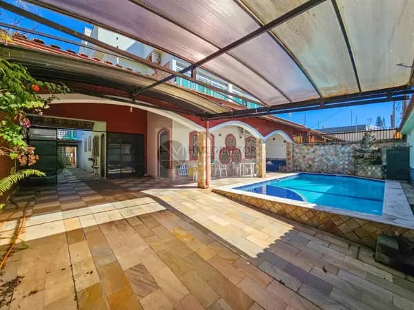 Sobrado de 5 dormitórios com edicula, piscina e área gourmet