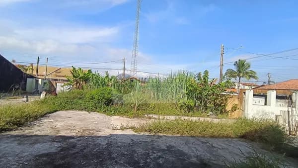 Terreno de esquina em Parque Balneário Oásis, Peruíbe/SP