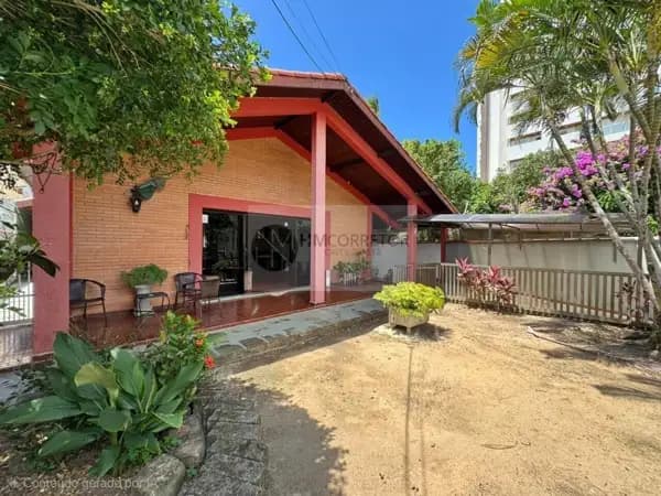 Casa térrea á venda com 3 quartos, no Centro, Peruíbe/SP