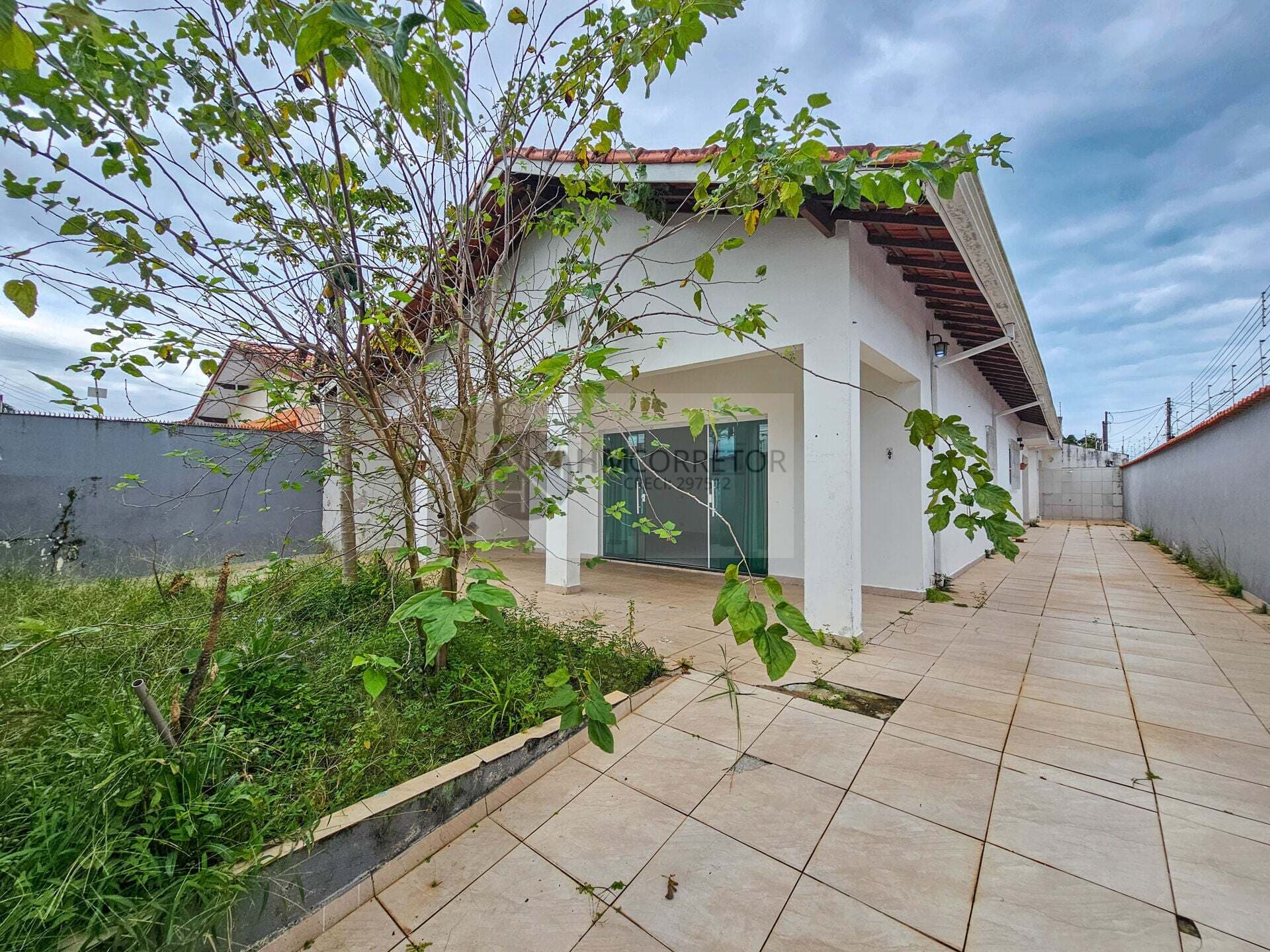 Casa com 2 dormitórios sendo 1 suite e edicula