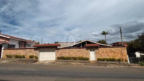 Casa em madeira Parque São Luiz