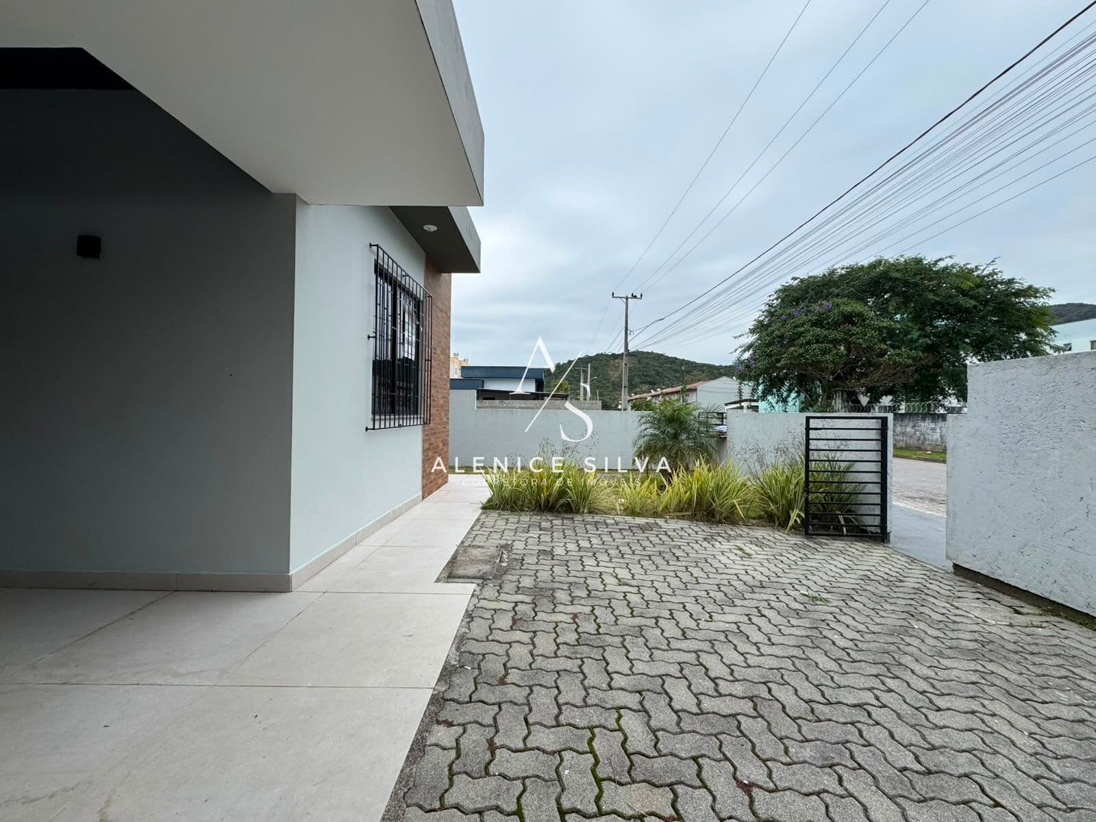 Casa 03 dormitórios à Venda no Sertão do Maruim em São José-SC*