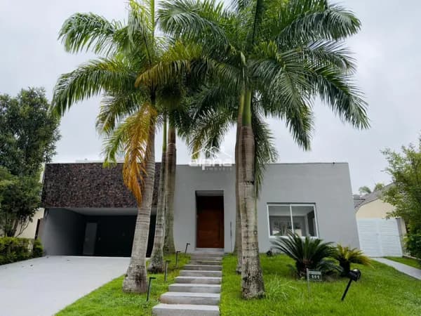 Casa de Condomínio em Santana de Parnaíba - Alphaville