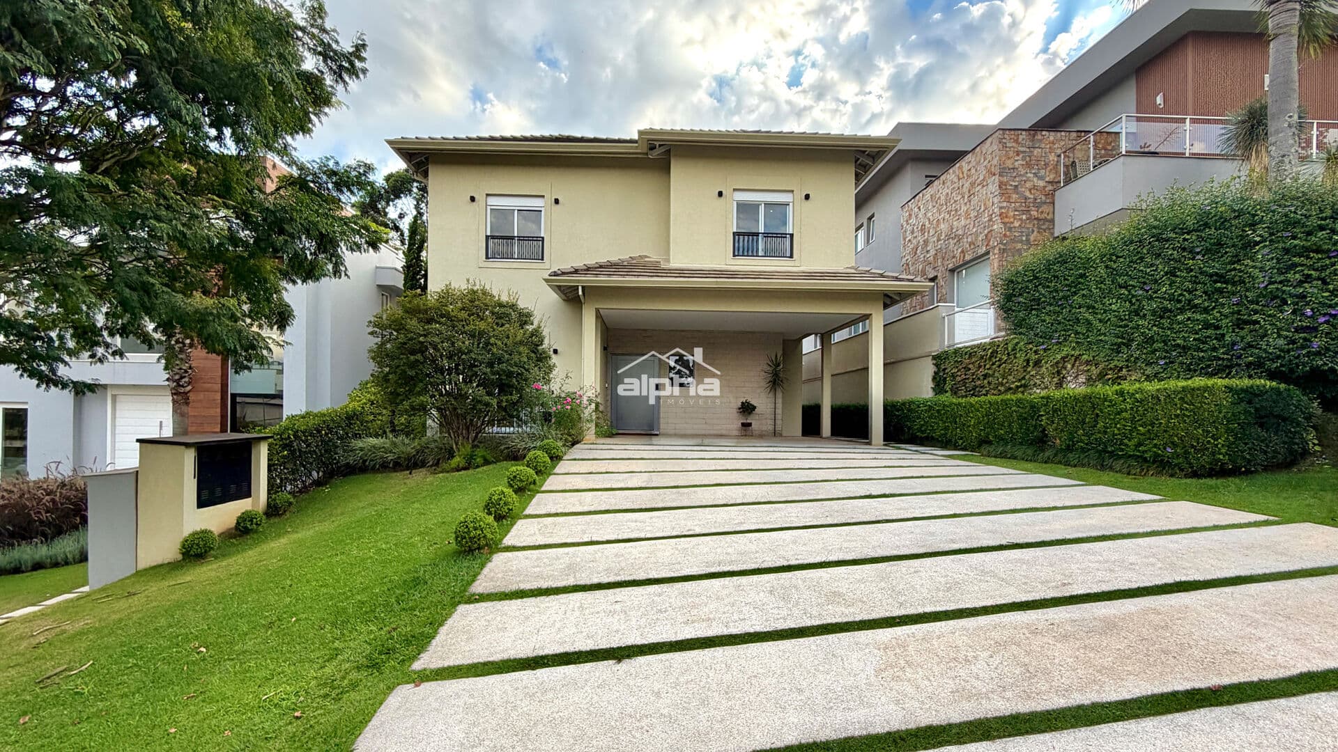 Tamboré 11 - excelente casa, pronta para morar!