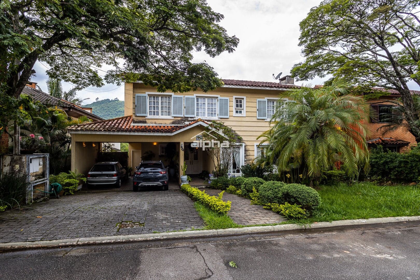 Casa de Condomínio em Santana de Parnaíba - Alphaville