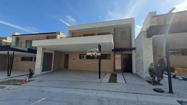 Casa de Condomínio em Santana de Parnaíba - Alphaville
