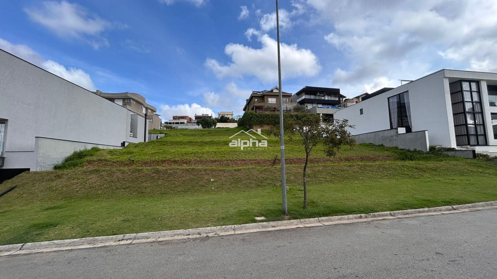 Lote/Terreno em Santana de Parnaíba - Alphaville