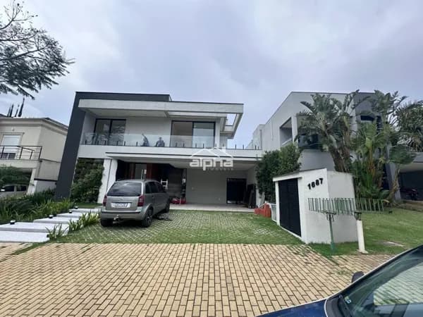 Casa de Condomínio em Santana de Parnaíba - Alphaville