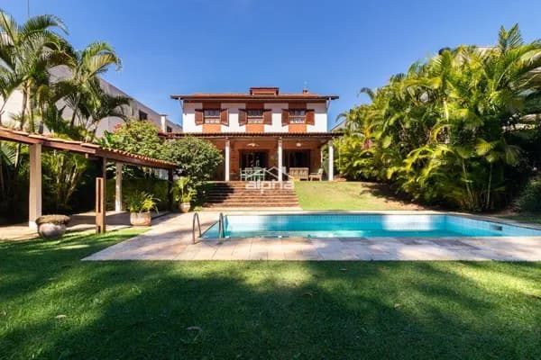 Casa de Condomínio em Barueri - Alphaville