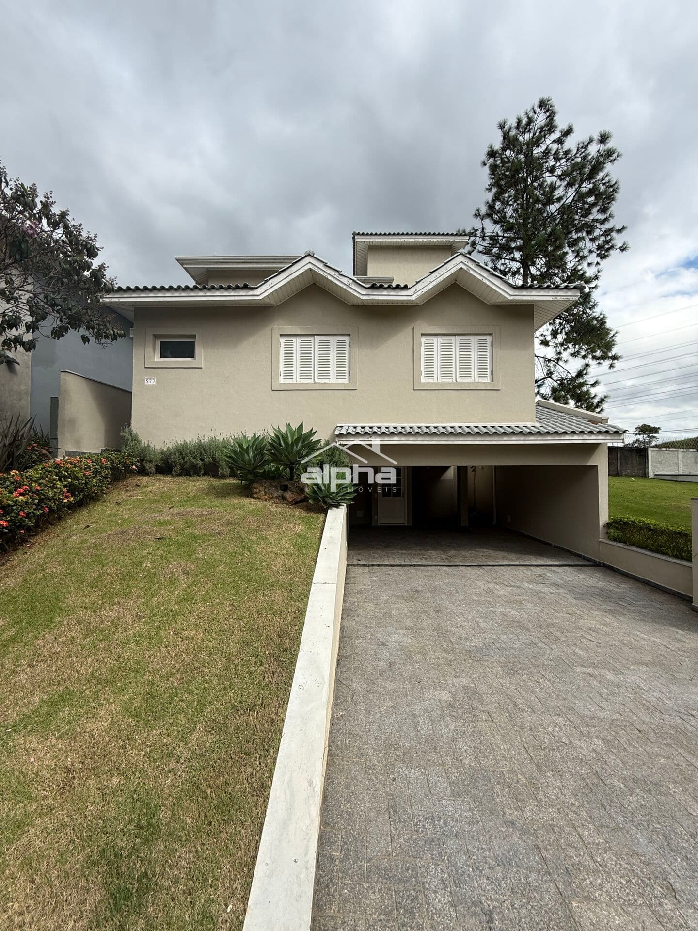 Casa de Condomínio em Santana de Parnaíba - Alphaville