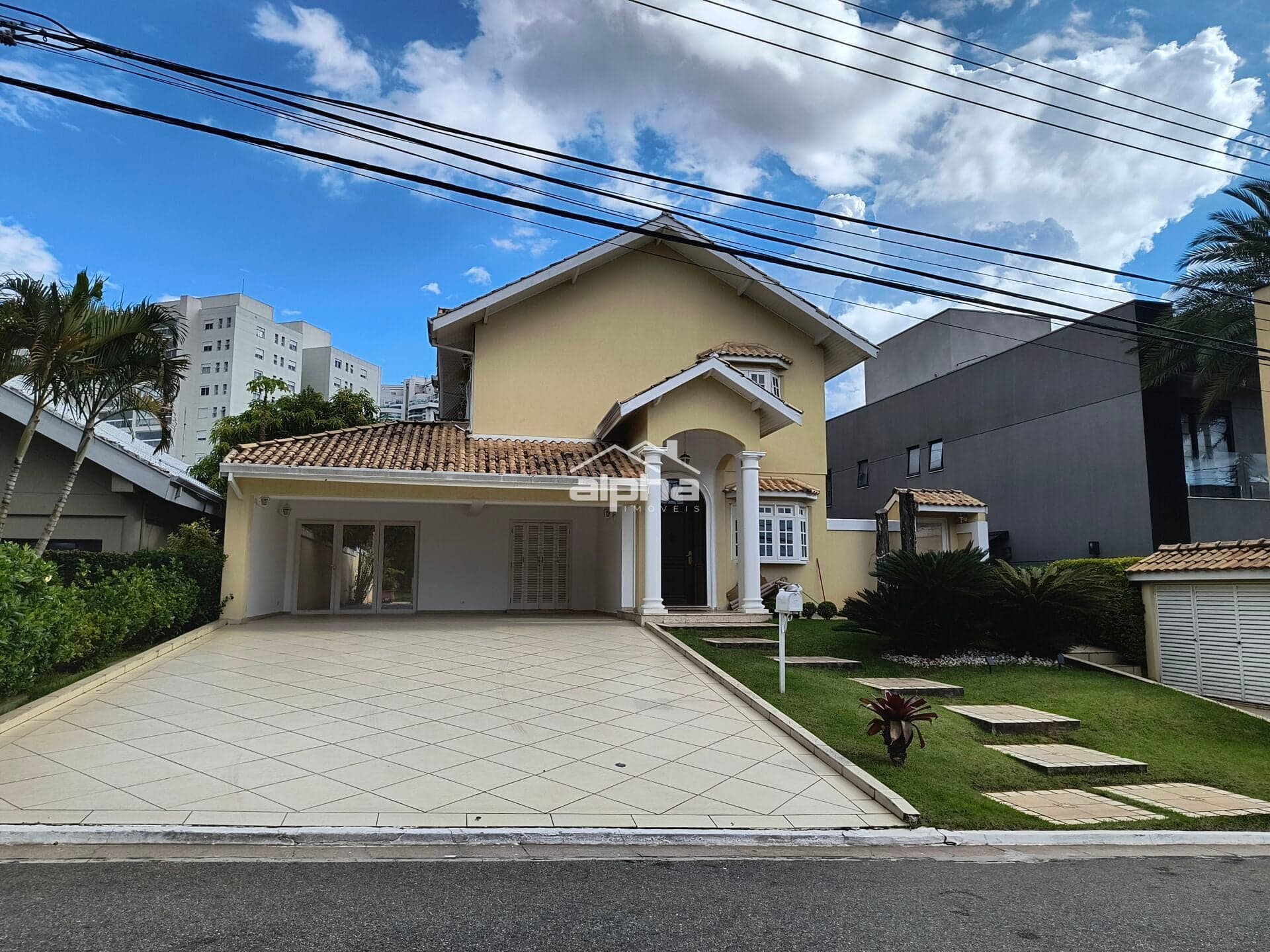Casa de Condomínio em Barueri - Alphaville