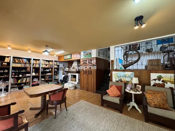Casa de Condomínio em Santana de Parnaíba - Alphaville