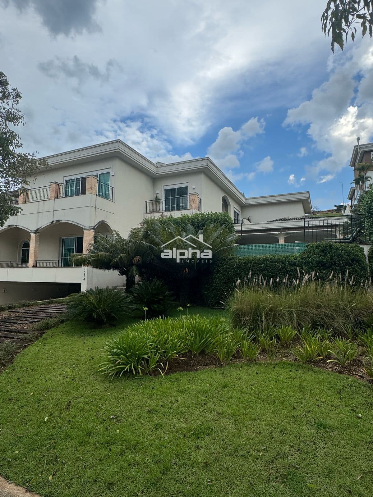 Casa de Condomínio em Santana de Parnaíba - Alphaville