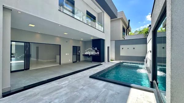 Novíssima casa, acabamentos de primeira, totalmente automatizada!