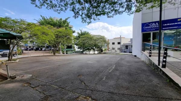 Lote/Terreno em Santana de Parnaíba - Alphaville