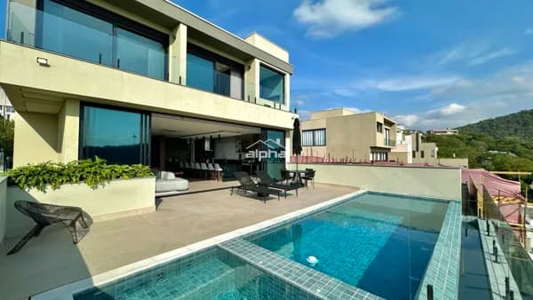 Gênesis II - totalmente mobiliada e decorada, com vista para a reserva ambiental!