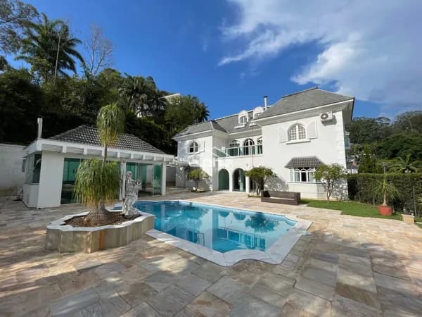 Casa de Condomínio em Barueri - Tamboré