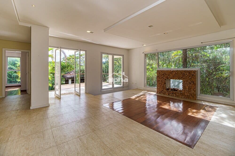 Casa de Condomínio em Santana de Parnaíba - Tamboré