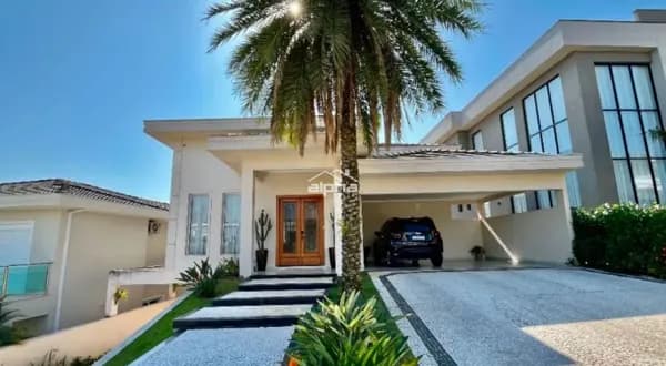 Casa de Condomínio em Jandira - Jardim do Golf I