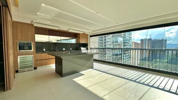 Apartamento de altíssimo padrão para locação no centro de Alphaville